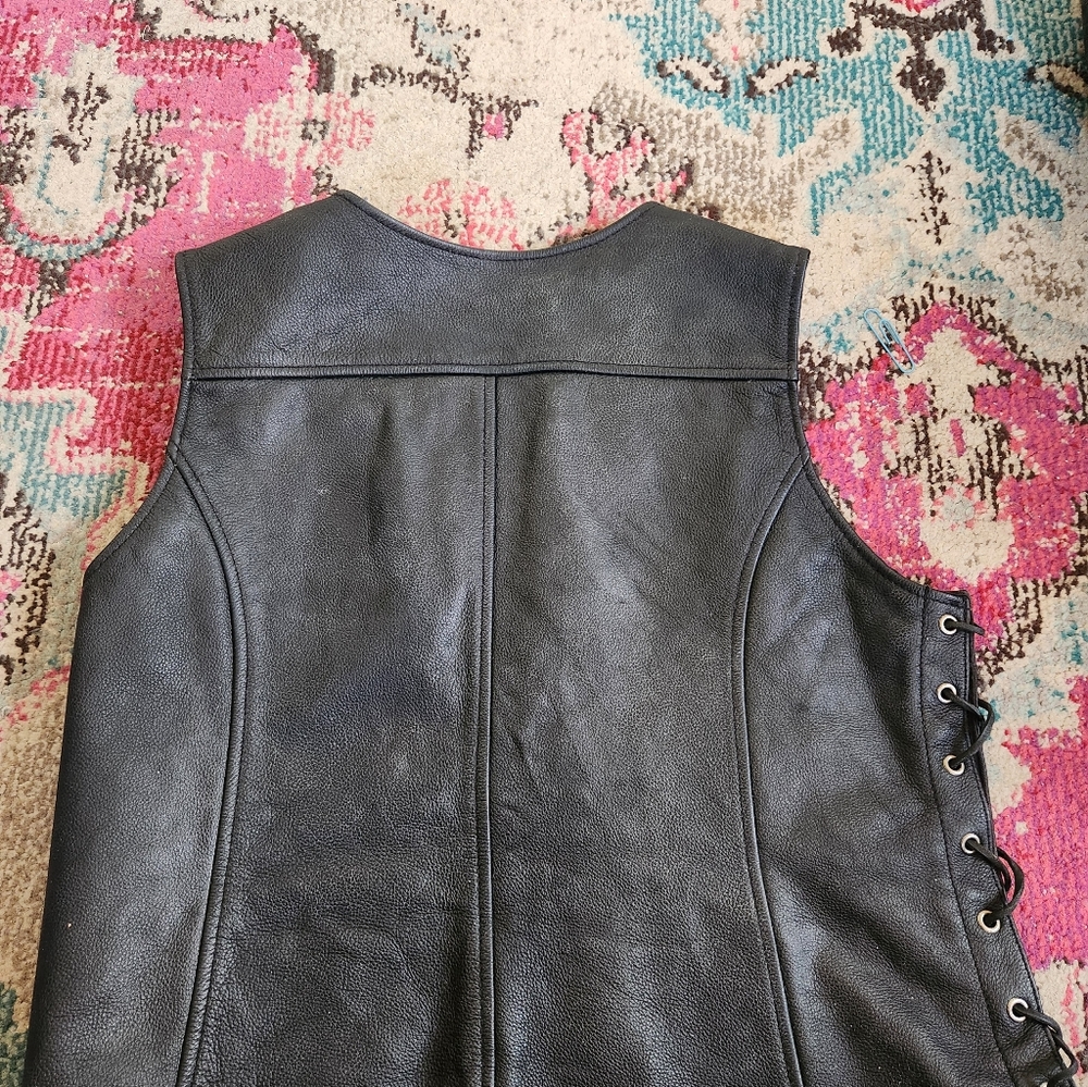 Womens Black Leather Vest W/Lace-Up Sides - Picture 5 of 11